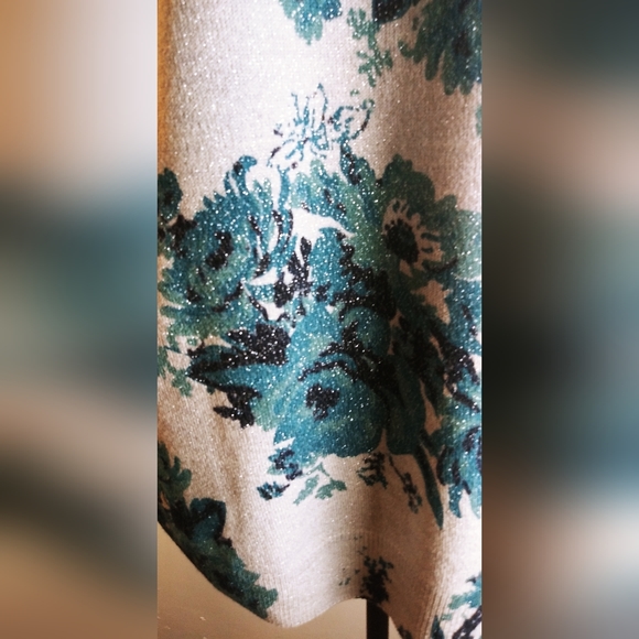 Sweater Long Sleeve Light weight Floral Metallic design Size L - Picture 6 of 9